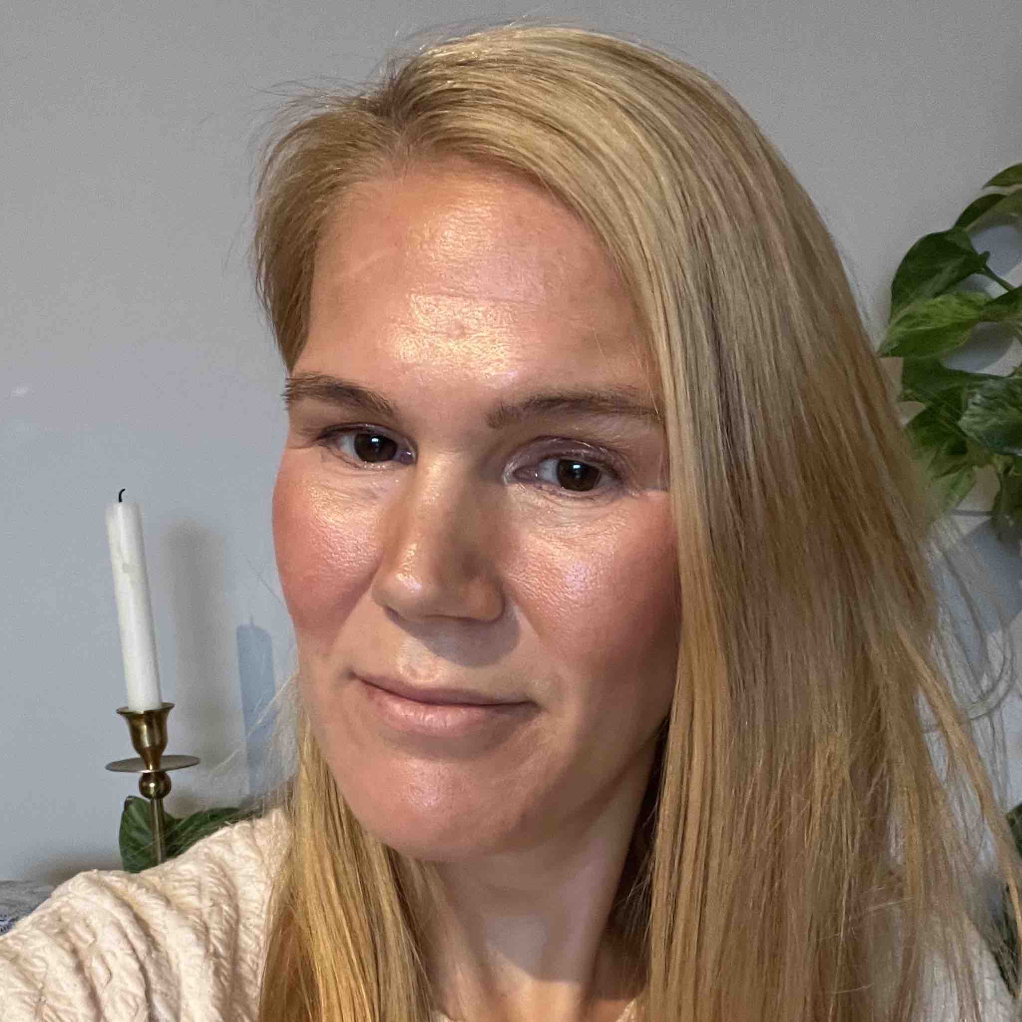 ”Tillåta mig själv att lyssna på min inre röst” –  Emma Smedslund